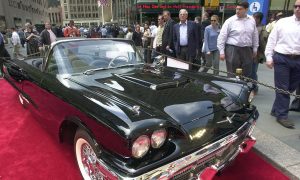 Черный кабриолет Мэрилин Монро выставили на продажу