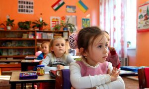 У київських школах відновлюють прийом документів для набору в перший клас