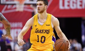 Видео: украинец Михайлюк провел дебютный матч в НБА