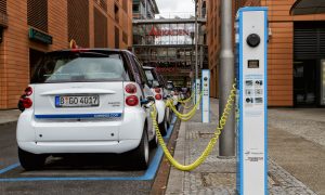 Австрия введет для электрокаров отдельные полосы и разрешит ездить быстрее