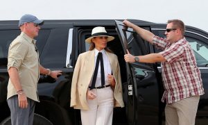 Мелания Трамп посетила Африку в костюме колонизатора