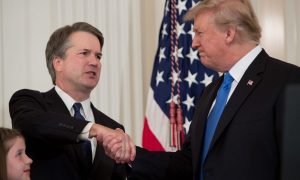 Видео: колдуны Нью-Йорка прокляли Трампа и судью Верховного суда США