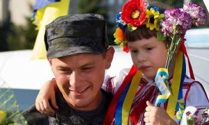 Большинство украинцев за перенос Дня защитника на Покрову - опрос