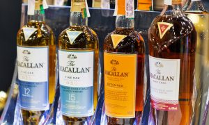 На Sotheby's продали самый дорогой виски и вино за полмиллиона