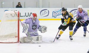 Фото: украинке разрешили выступать за мужскую хоккейную команду из Днепра