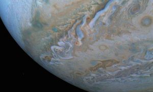 Космический зонд NASA сделал снимок необычного облака на Юпитере 