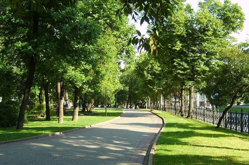 В Киеве обустроят 16 новых скверов и два парка