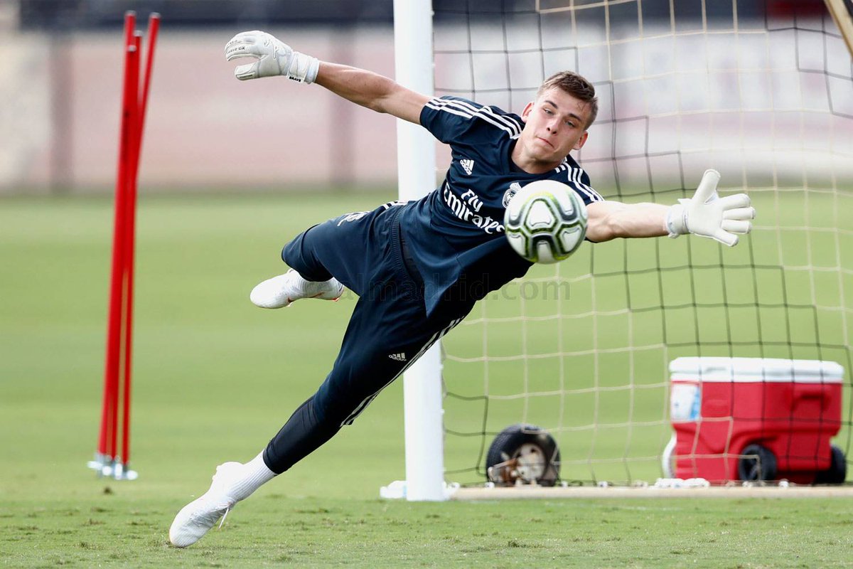 Украинский голкипер может уйти в один из европейских клубов