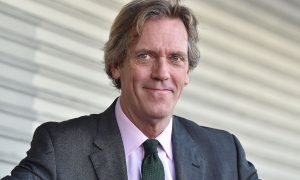 Хью Лори стал кавалером ордена Британской империи