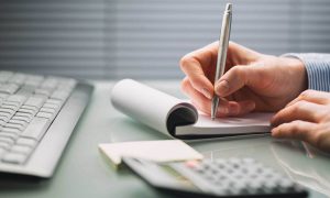 Украинцы массово жалуются в Киберполицию на книжные магазины