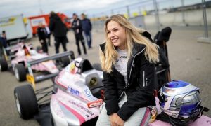 Видео: 17-летняя немецкая гонщица попала в страшную аварию