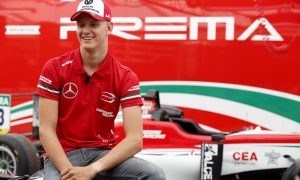 Сын известного автогонщика дебютирует в Формуле-2