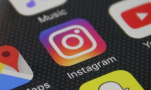 Instagram запустила функцию для людей со слабым зрением