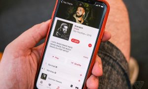 Видео: Apple Music назвал топ-100 самых любимых песен украинцев в 2018 году