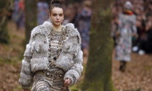Дом Chanel официально отказался от меха