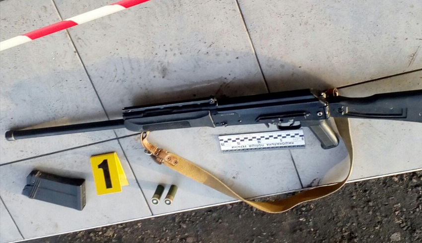 Фото: под николаевским судом расстреляли супружескую пару, назван мотив