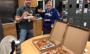 Фото: Канадские авиадиспетчеры присылают пиццы коллегам из США, которые остались без зарплаты из-за «шатдауна»