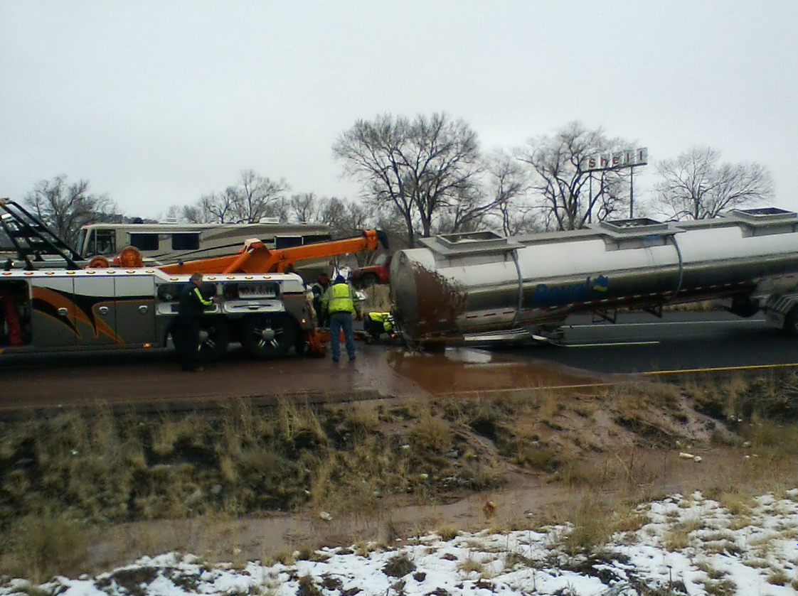 Фото, видео: «Сладкая жизнь» в Аризоне - скоростную трассу полили шоколадом