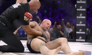 Видео: американец блестяще нокаутировал россиянина Емельяненко за полминуты