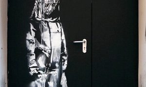 Фото: в Париже похитили картину, посвященную жертвам теракта в «Батаклане»