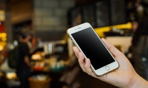 Apple планирует снизить цену на iPhone в странах с ослабленной валютой