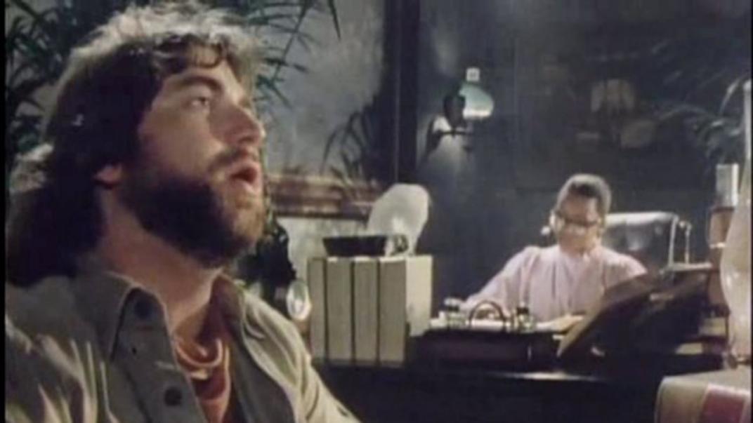 Видео: в пустыне Намиб колонки на солнечных батареях «вечно» будут играть трек «Africa»