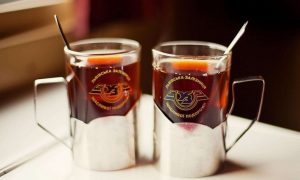 Фото: «Укрзалізниця» годуватиме пасажирів низки потягів обідами від Клопотенка