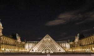 Лувр побил собственный рекорд посещаемости