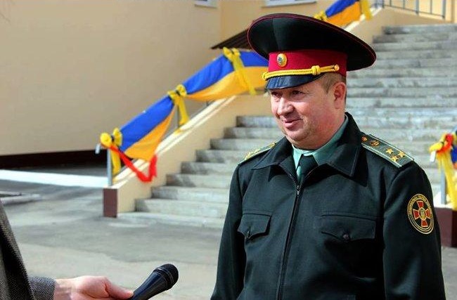 Фото: замначальника Академии Нацгвардии опознали на снимках с избиением майдановцев