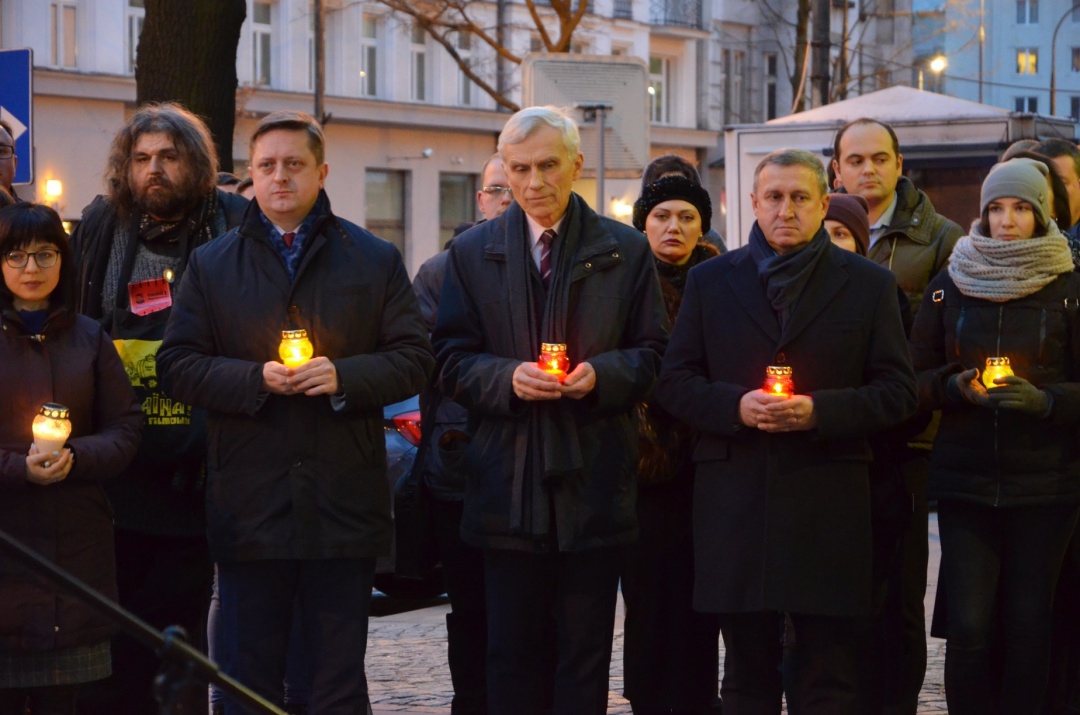 Фото: в столице Польши почтили память Небесной сотни