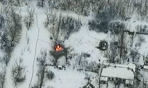 Фото: украинские военные гранатометом уничтожили технику террористов 