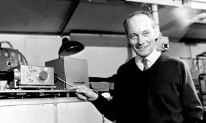 Умер нобелевский лауреат по химии Манфред Эйген