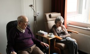 Лекарства от ВИЧ могут замедлять старение и лечить Альцгеймер