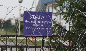 Фото: в пункте Краковец украинцы подрались с пограничниками