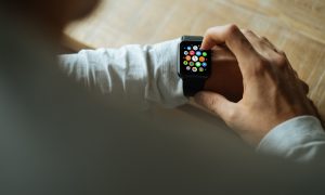 Apple планирует добавить функцию отслеживания сна в Apple Watch