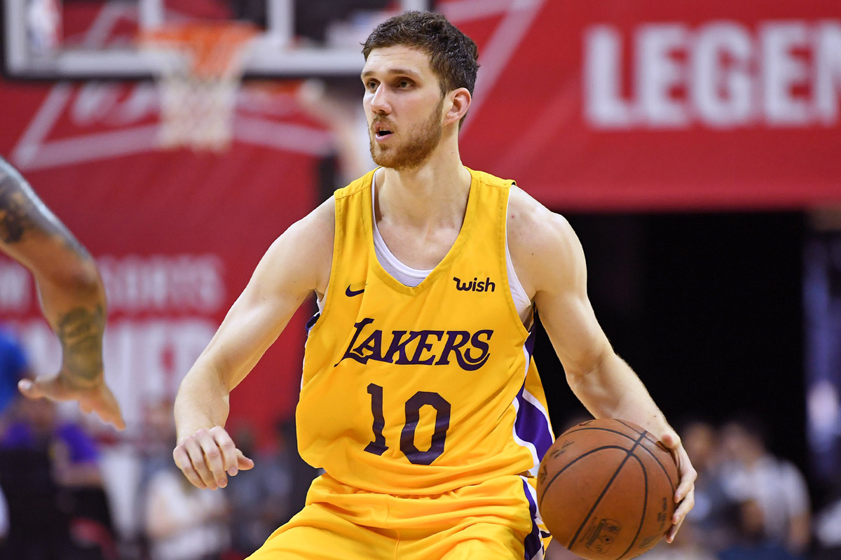 Видео: украинский баскетболист показательно дебютировал в «Детройте»