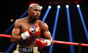 Легенда бокса Мейвезер планирует заработать астрономическую сумму за пять боев