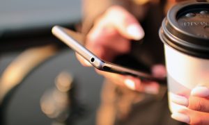 Visa позволит превратить смартфон в платежный терминал