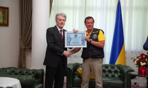 Ющенко собрал крупнейшее количество украинских рушников и побил рекорд