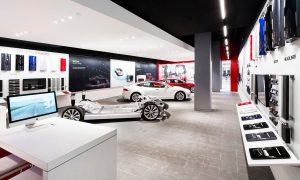 Tesla закрывает магазины ради продаж онлайн и снижает цены