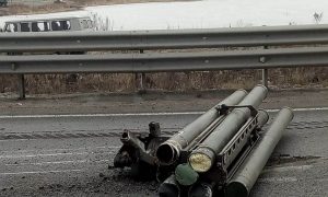 Видео: в РФ в городе перевернулся грузовик с ракетной системой «Панцирь»