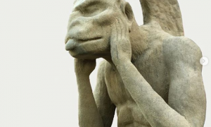 Фото: на Нотр-Даме предлагают установить горгулью, напечатанную на 3D-принтере