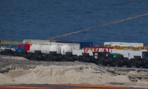 Фото: в Одессу прибыла партия американской техники для украинских военных