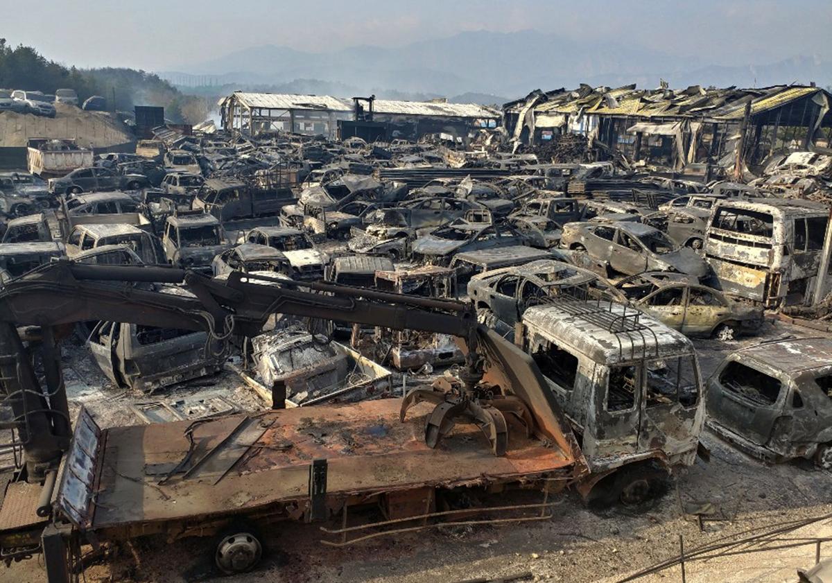 Фото: в Южной Корее объявили общенациональную тревогу из-за пожара