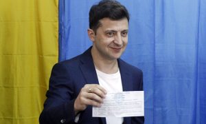 Выборы-2019: полиция рассказала о нарушениях и проверке Зеленского за демонстрацию бюллетеня