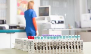 Фото: Зеленский объяснил «казус с анализами» в лаборатории соратника