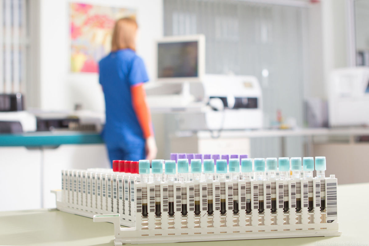 Фото: Зеленский объяснил «казус с анализами» в лаборатории соратника