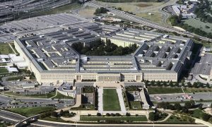 Amazon и Microsoft посоревнуются за «облачный» контракт для Пентагона