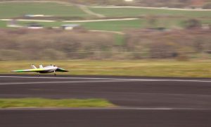 В Уэльсе испытали первый в мире самолет без закрылков