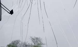 Фото: люди в масках забросали автобусы камнями в Днепропетровской области